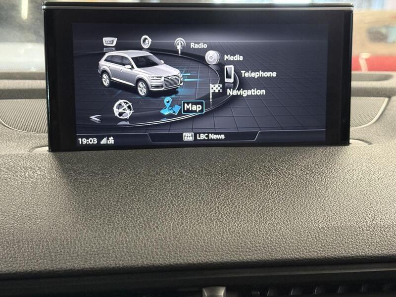 Audi Q7 view 28
