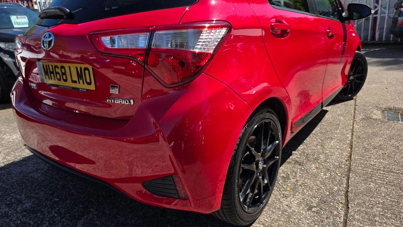 Toyota Yaris view 5