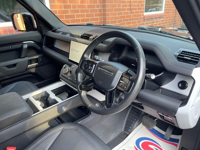 Land Rover Defender 110 view 3