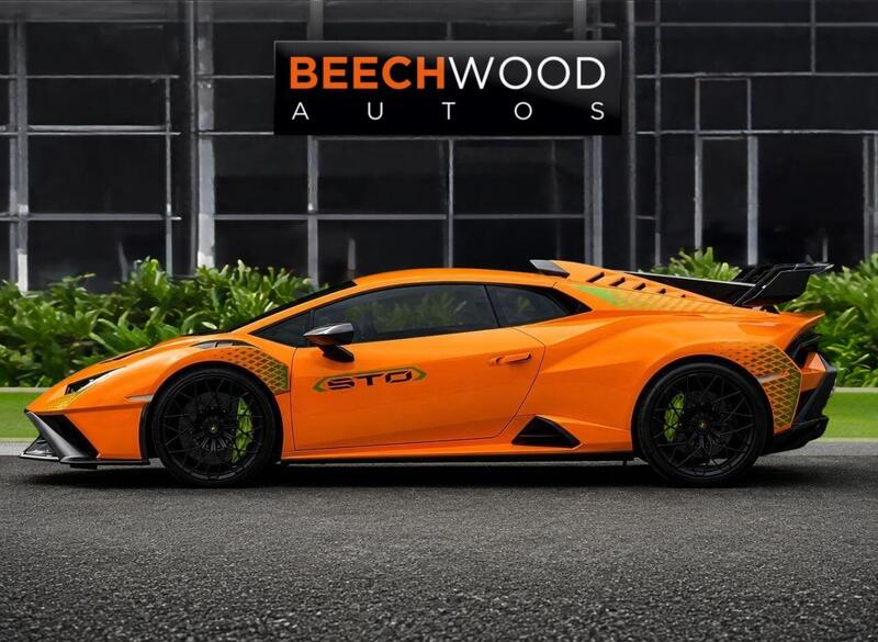Lamborghini Huracan view 3