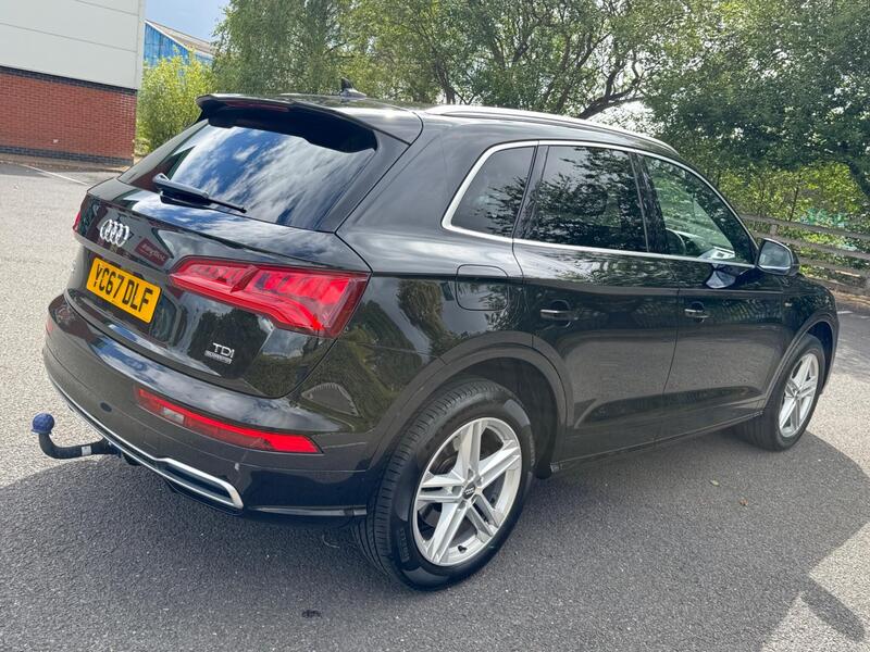 Audi Q5 view 5