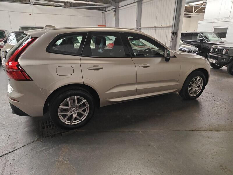 Volvo XC60 view 4