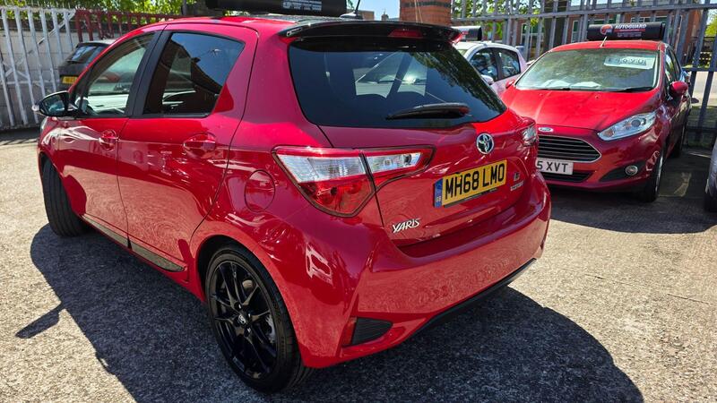Toyota Yaris view 4