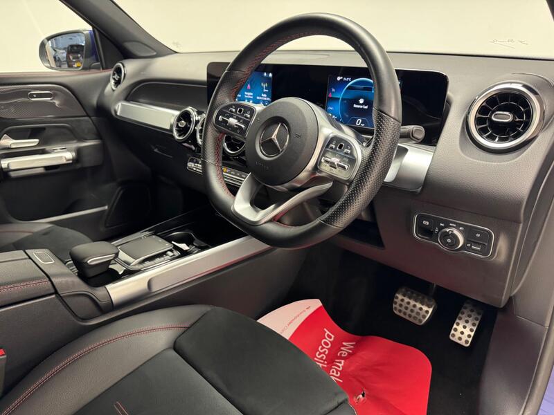 Mercedes-Benz Mercedes-Benz GLB view 7