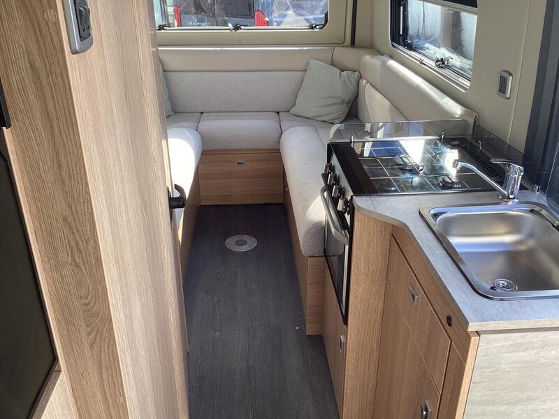Auto-Trail V-Line 610 Sport — image 37