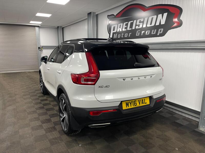 Volvo XC40 view 6