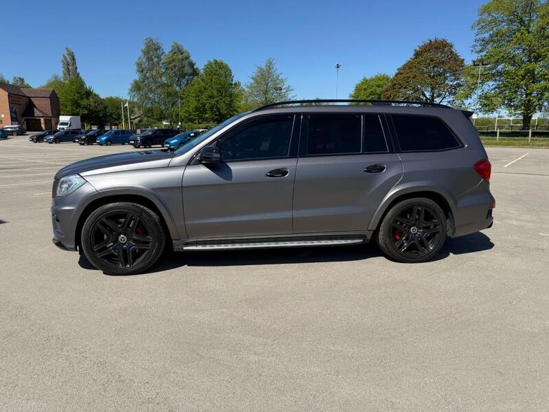 Mercedes-Benz GL Class view 2