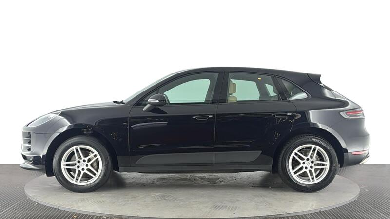 Porsche Macan view 7