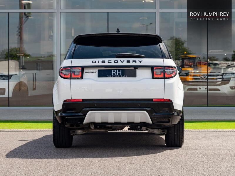 Land Rover Discovery Sport view 5
