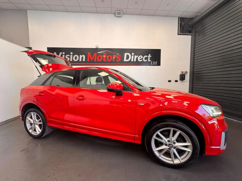 Audi Q2 view 4