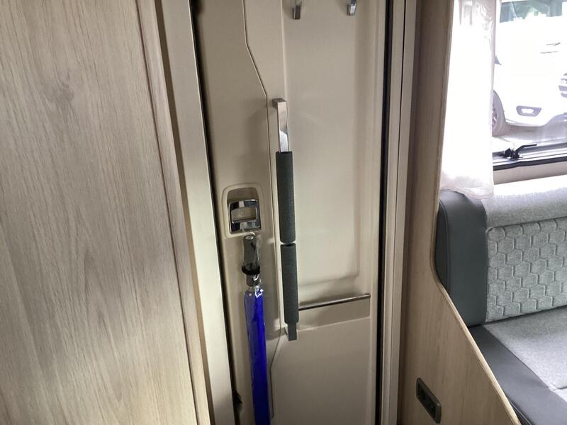 Auto-Trail Expedition C71 — image 28