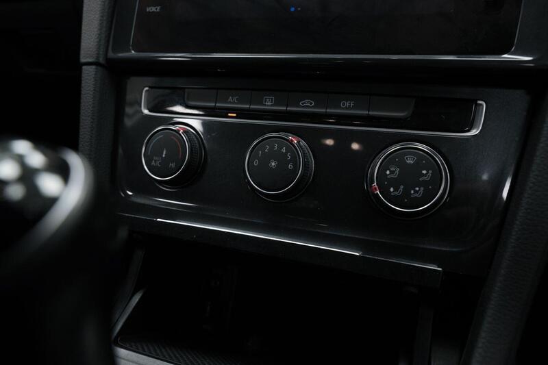 Volkswagen Golf view 16