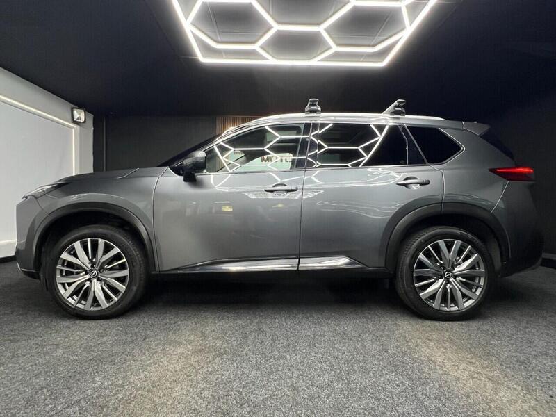 Nissan X-Trail view 4