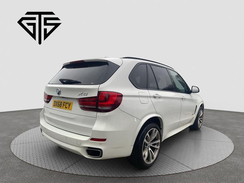 BMW X5 view 3