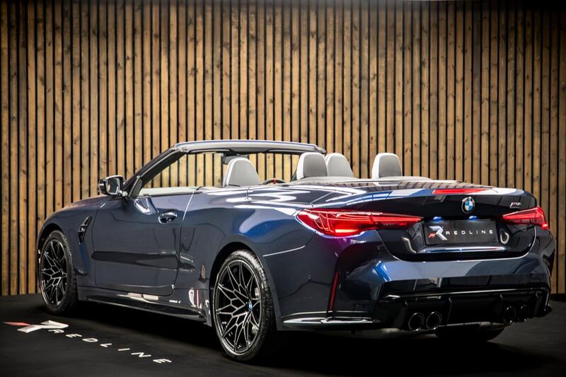 BMW M4 view 3