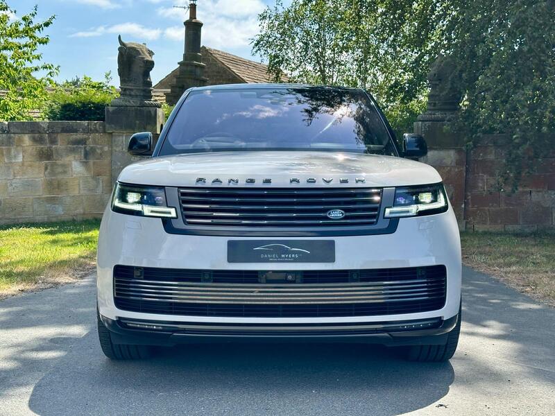 Land Rover Range Rover view 2