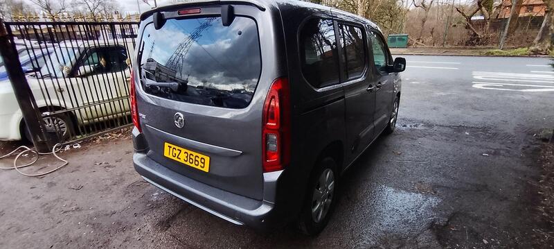 Vauxhall Combo Life view 3