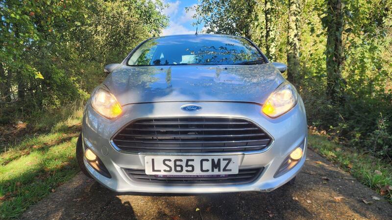 2015 Ford Fiesta — photo 4
