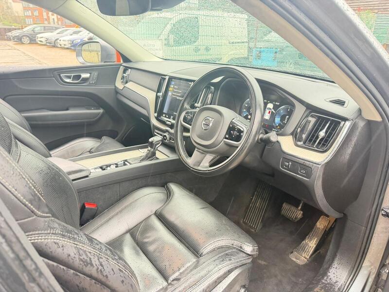 Volvo XC60 view 4