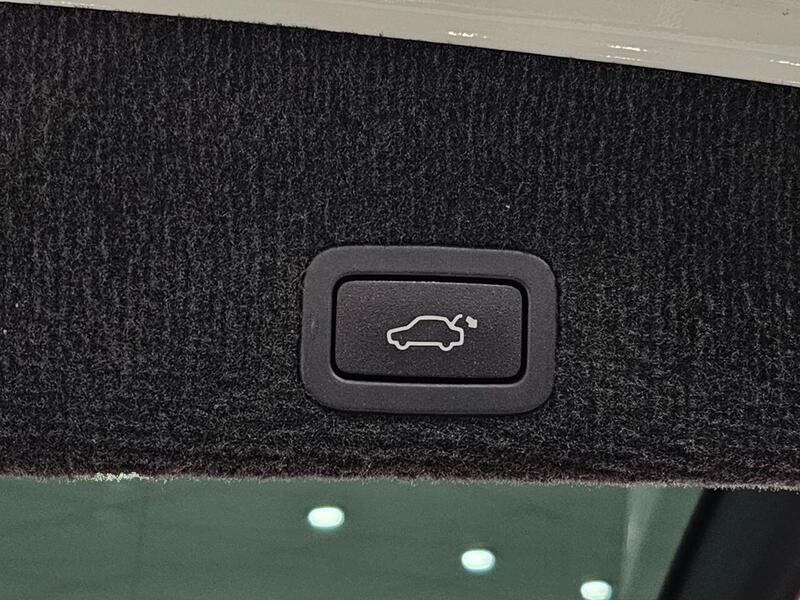 Volvo XC60 view 22
