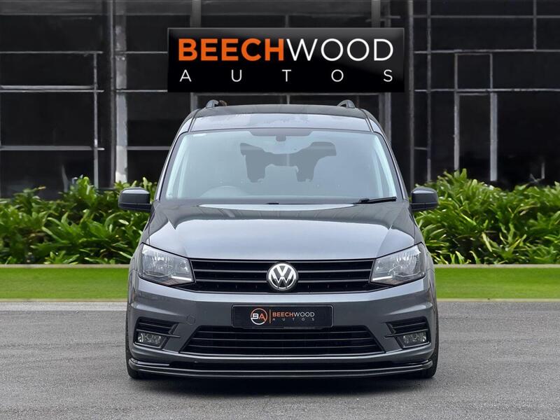 Volkswagen Caddy Maxi Life view 3