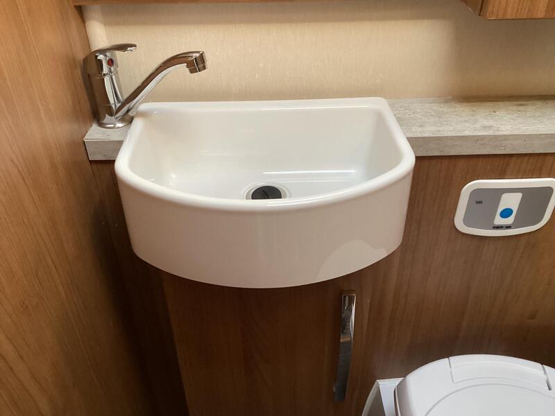 Auto-Trail Tracker RB — image 37