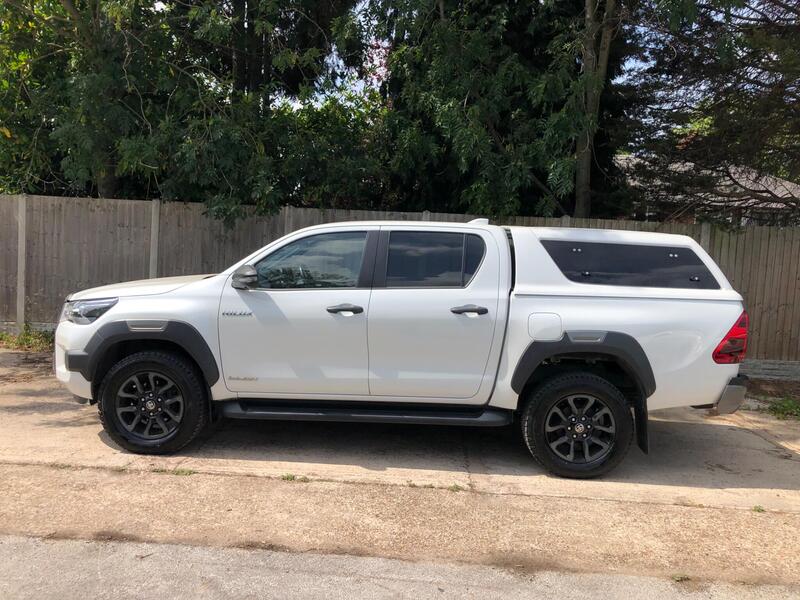 Toyota Hilux view 3