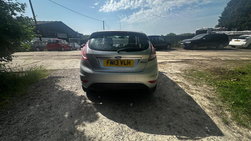 2013 Ford Fiesta — photo 5
