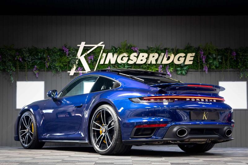 Porsche 911 view 6