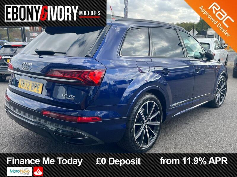 Audi Q7 view 5