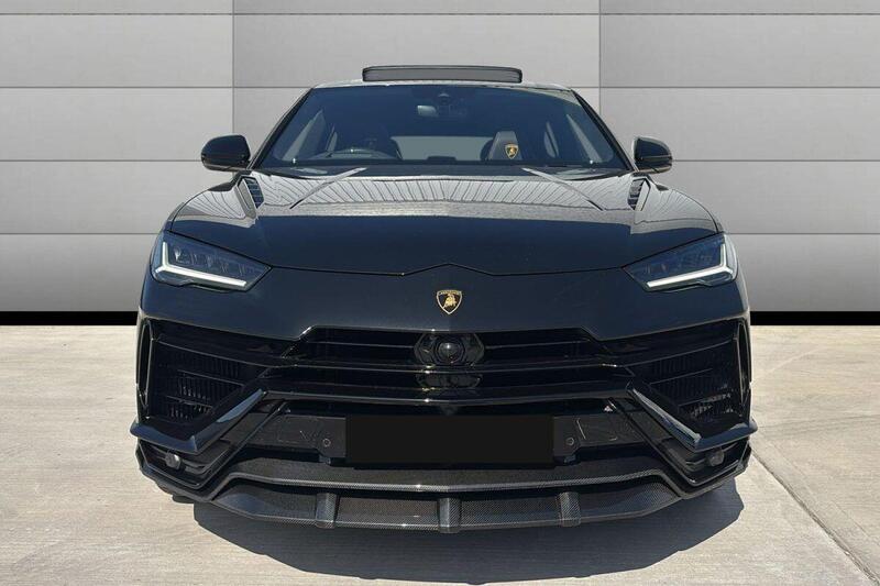Lamborghini Urus view 7