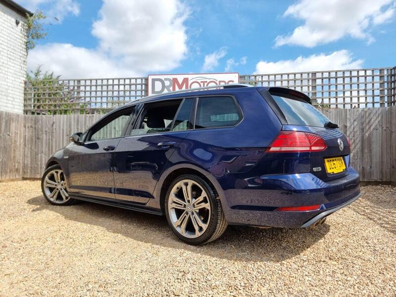 Volkswagen Golf view 4