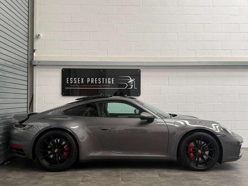 Porsche 911 view 5
