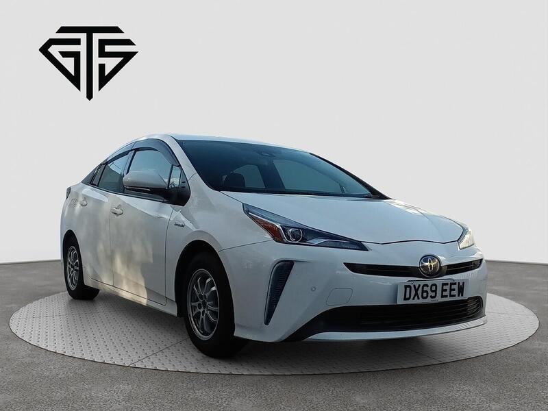 Toyota Prius main image