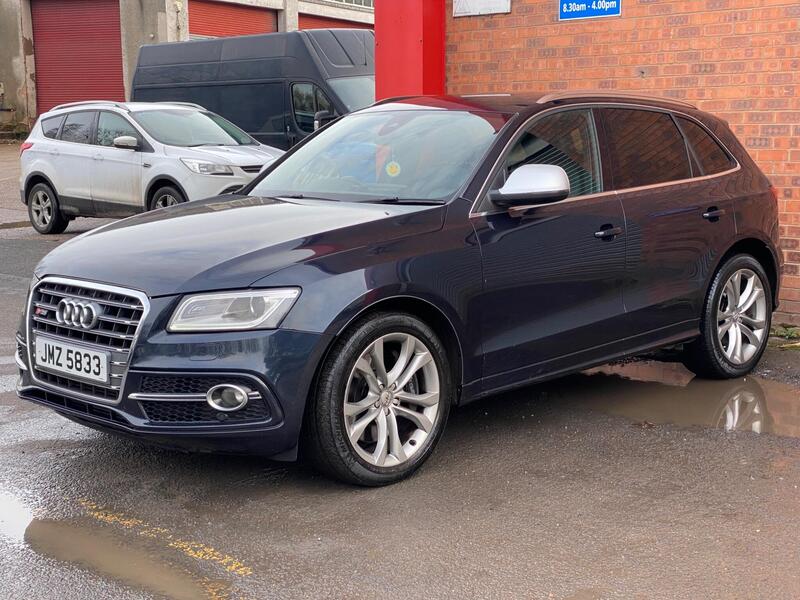 Audi SQ5 view 2