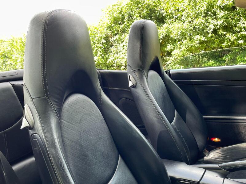 Porsche 911 view 22