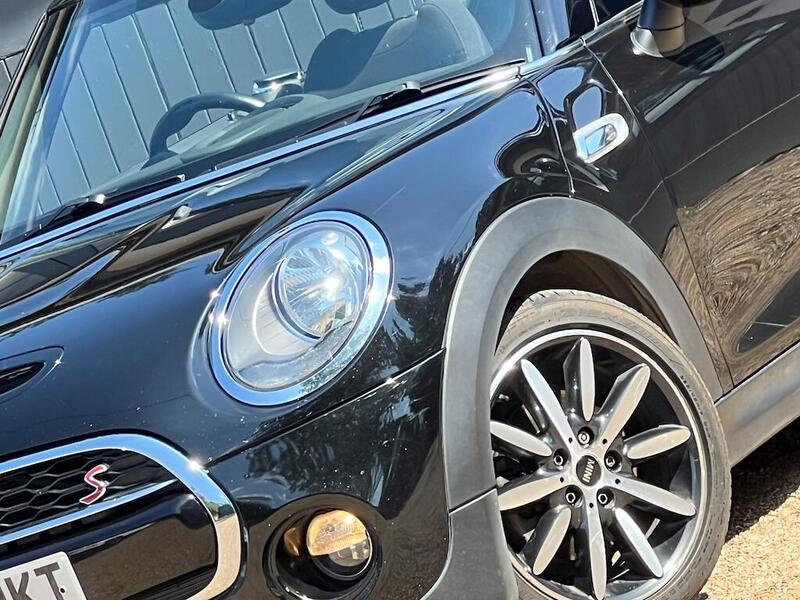 Mini Convertible view 2