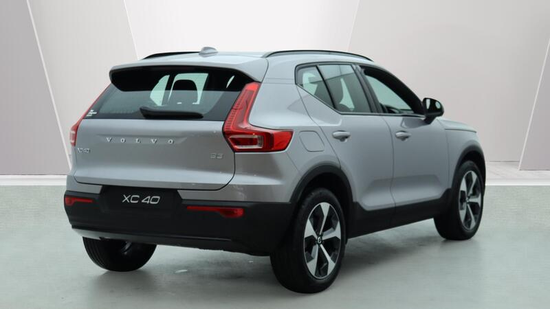 Volvo XC40 view 2