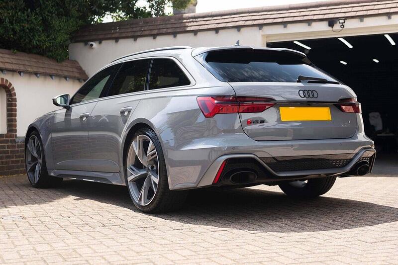 Audi RS6 Avant view 4