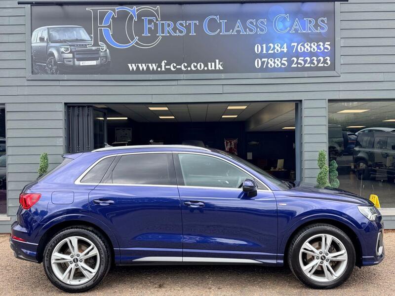Audi Q3 view 2