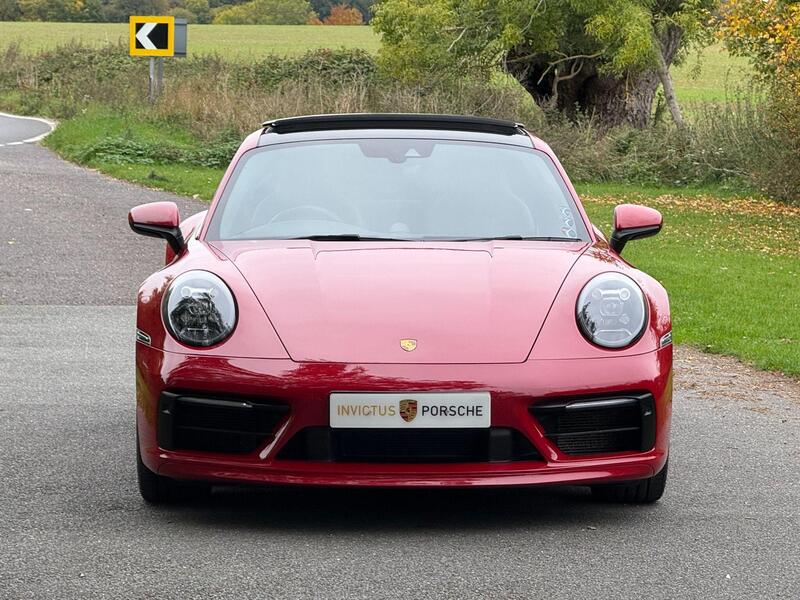 Porsche 911 view 4