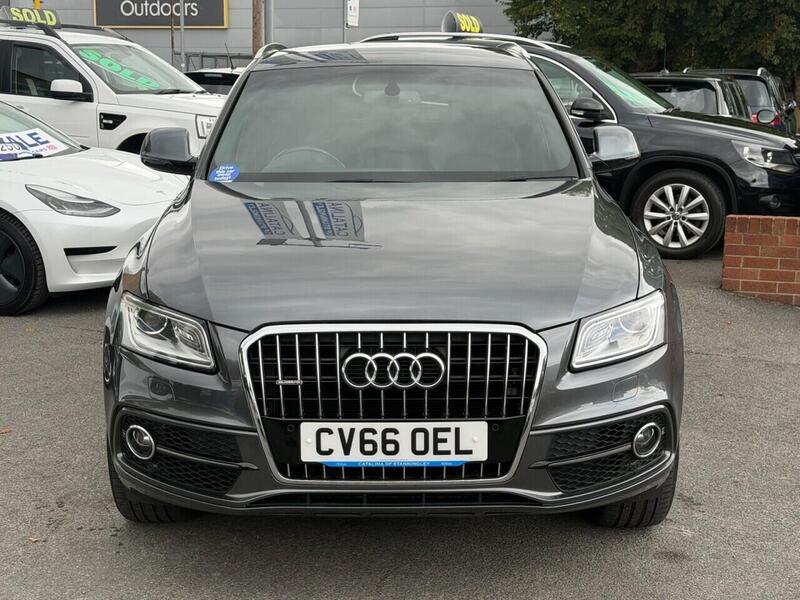 Audi Audi Q5 view 2