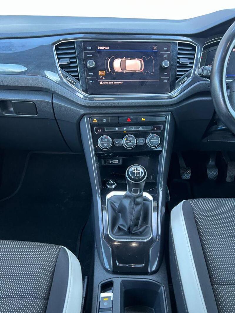 Volkswagen T-Roc view 22