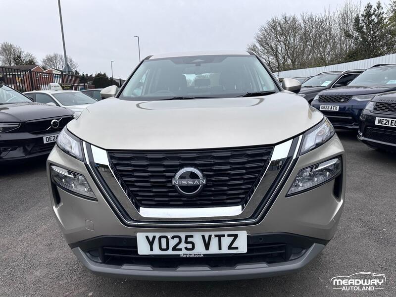 Nissan X-Trail view 2