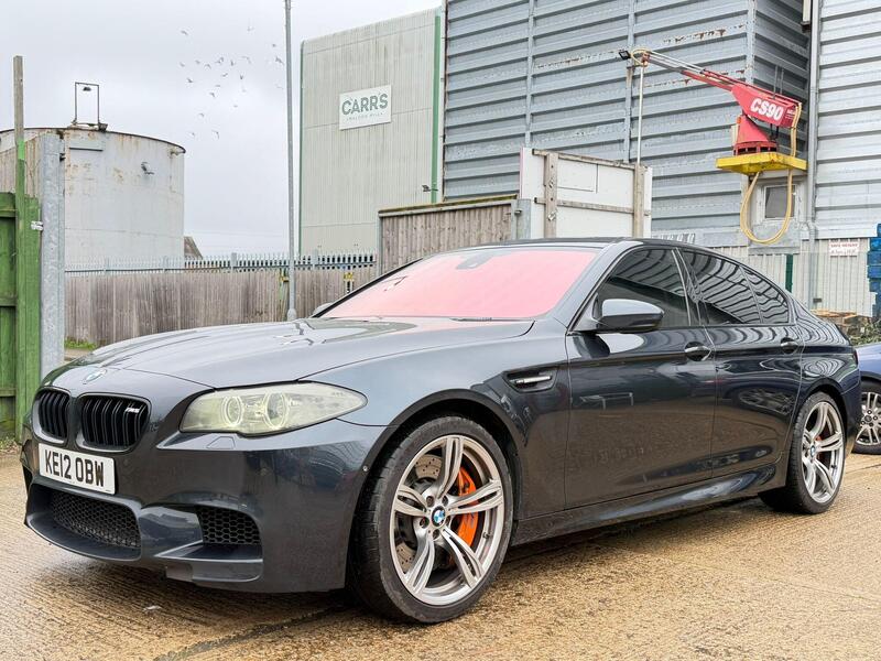 BMW M5 view 5
