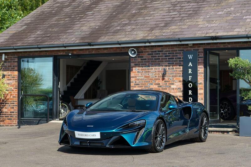 Mclaren Artura view 6