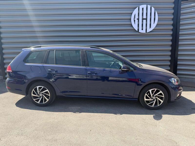Volkswagen Golf view 2