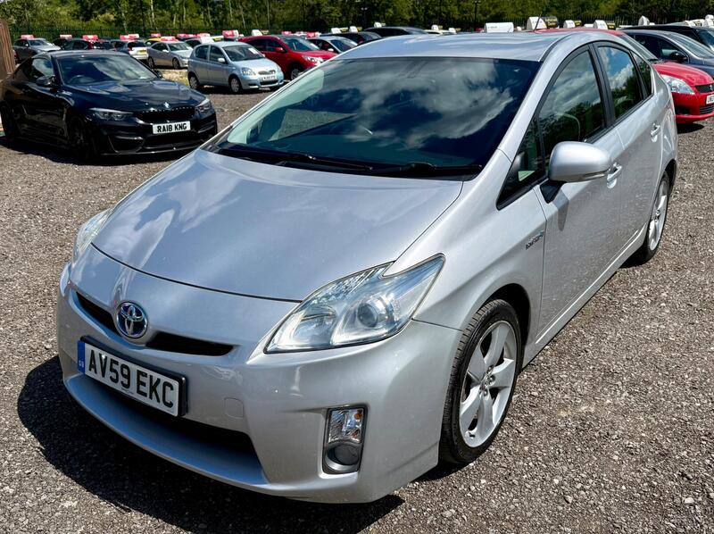 Toyota Prius view 3
