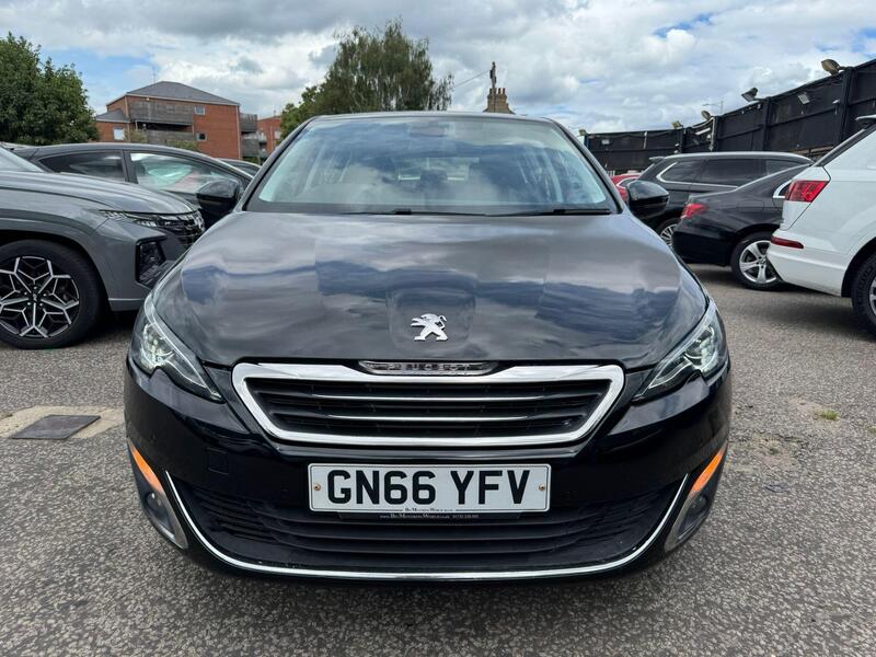 Peugeot 308 view 4