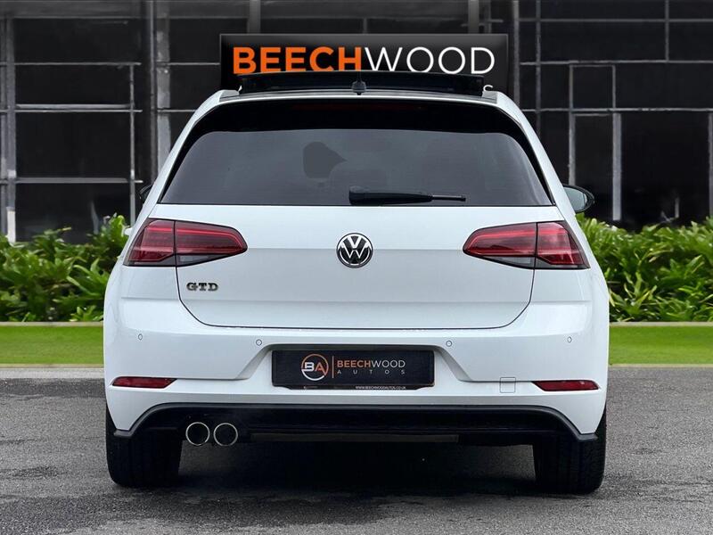 Volkswagen Golf view 6